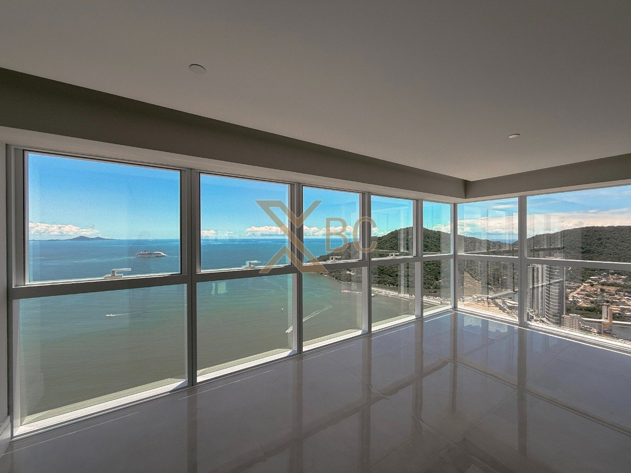 Apartamento 4 dormitórios em Centro Balneário Camboriú