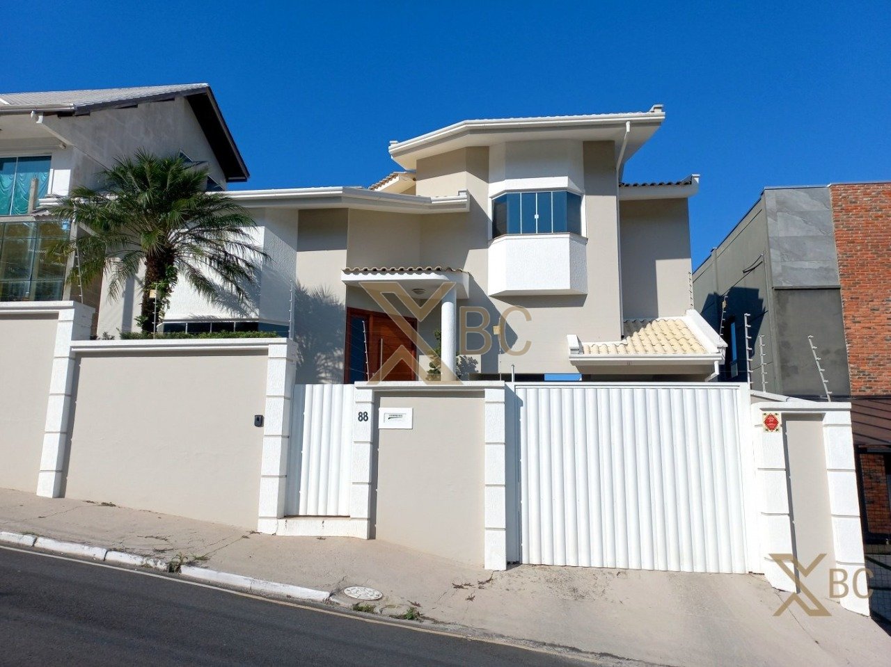Casa Mobiliada para Locação - Bairro Ariribá | Balneário Camboriú