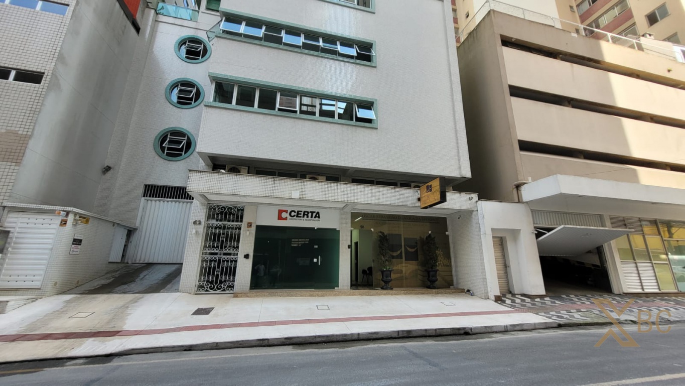 Sala Comercial à Venda no Edifício L?Essence - Centro de Balneário Camboriú/SC