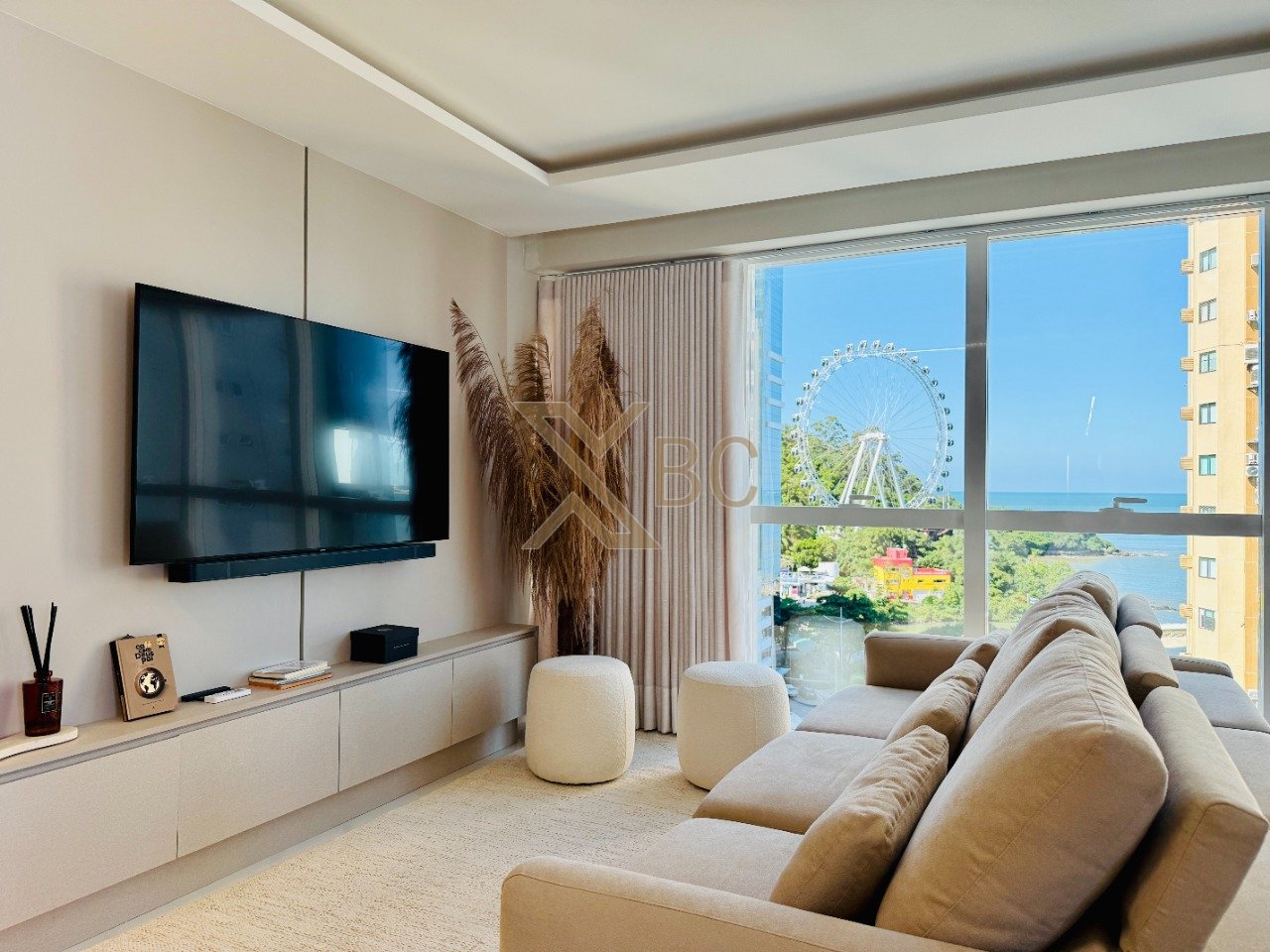 Descubra o luxo de viver no apartamento Skyline, no bairro Pioneiros em Balneário Camboriú.