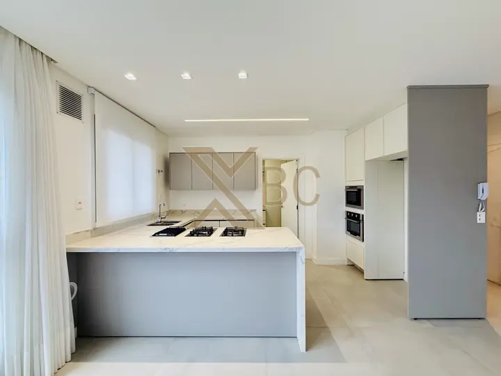 Home Square - Apartamento à venda 4 dormitórios no Centro