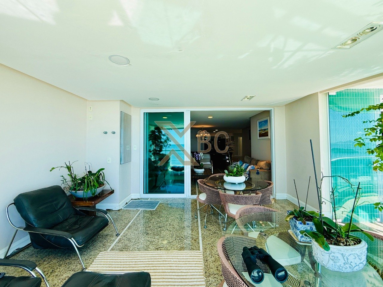 Edifício Saint Antoine - Apartamento de luxo com 4 suítes e 4 vagas no Centro de Balneário Camboriú