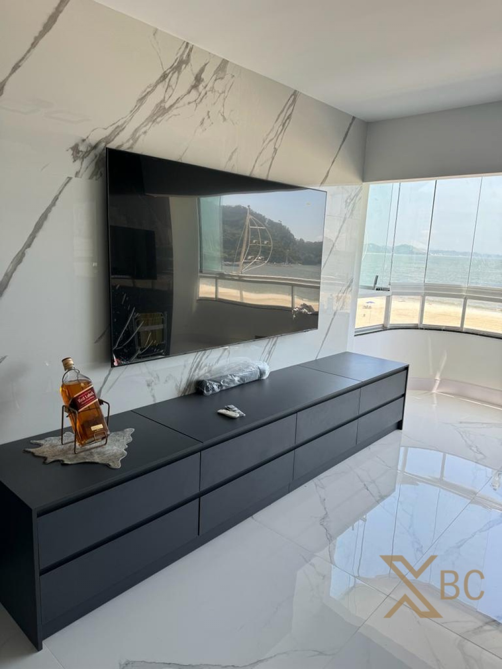 Edifício Lady - Apartamento Frente Mar à Venda no Centro de Balneário Camboriú