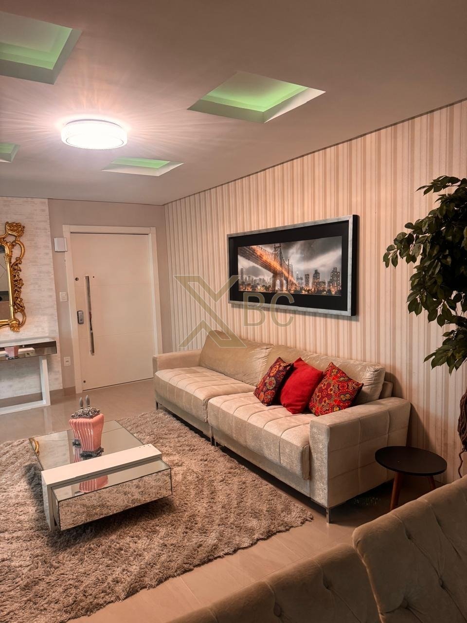 Apartamento no Sea's Tower em Meia Praia, Itapema