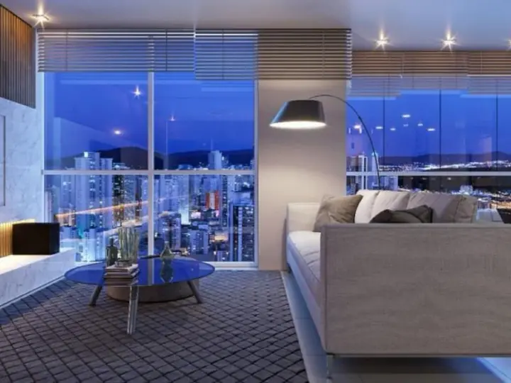 Apartamento à venda com quatro dormitórios, sendo duas suítes e três vagas de garagem no Centro de Balneário Camboriú!