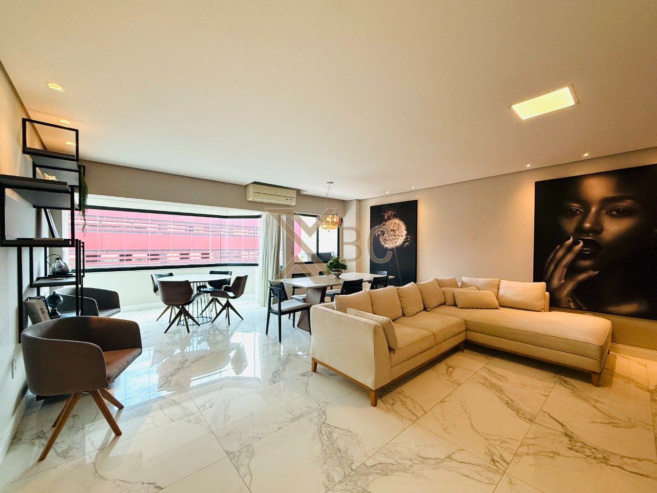 Apartamento à venda no Edifício Torre San Francisco na Barra Sul de Balneário Camboriú