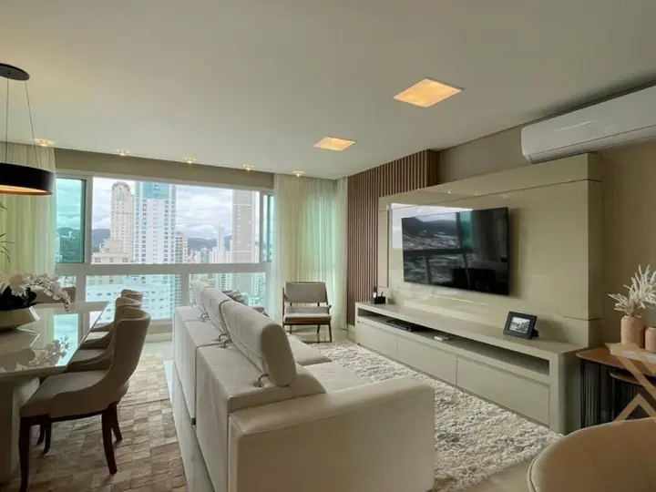 Apartamento à Venda no Edifício Puerto Velero - 4 Dormitórios, 3 Vagas, Centro de Balneário Camboriú