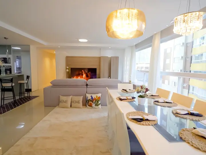 Imóvel Quadra Mar Edifício Palm Beach em Balneário Camboriú | 4 Dormitórios, Mobiliado