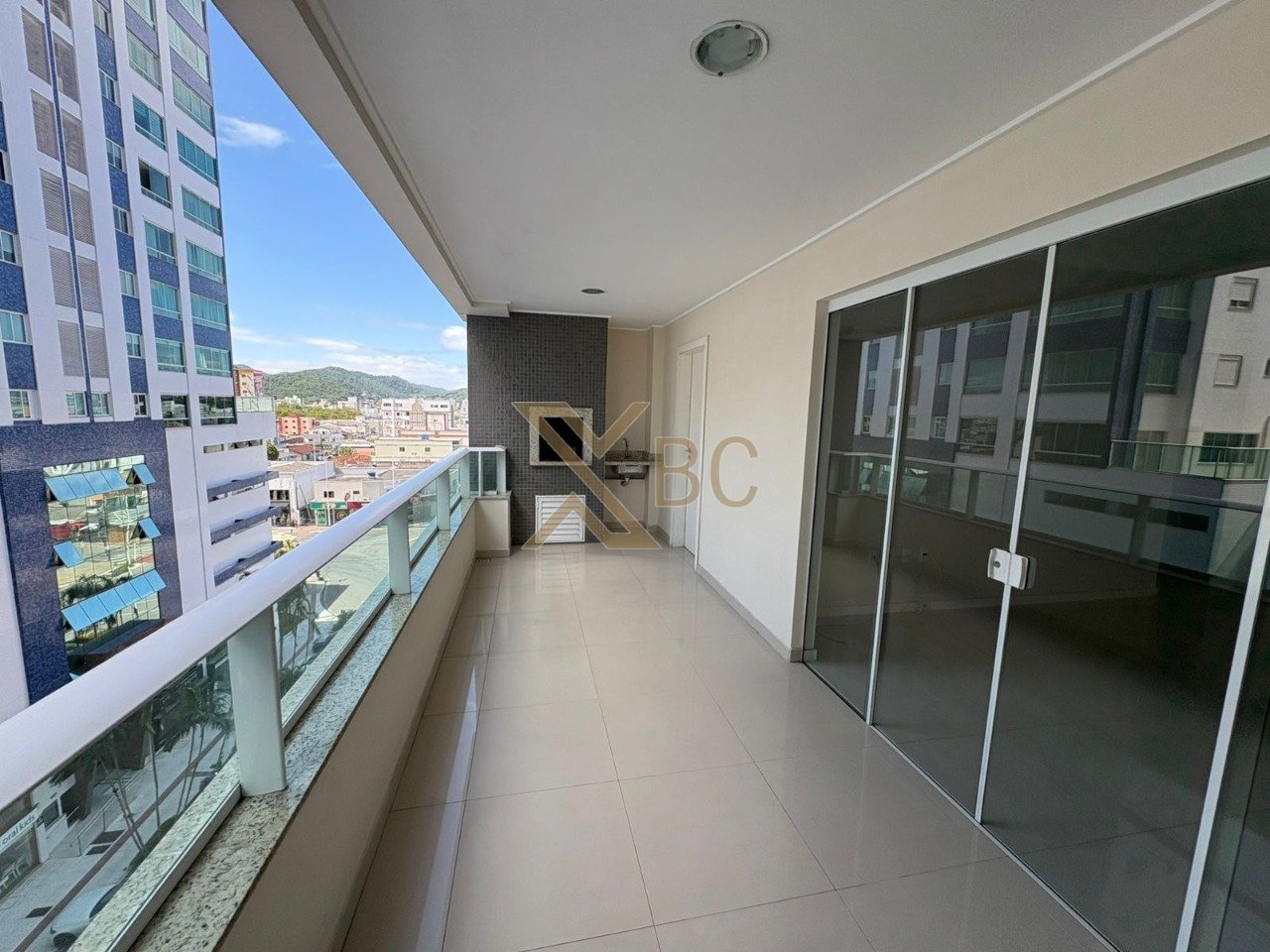 Residencial Vintage - Apartamento com 134m² no Centro de Balneário Camboriú