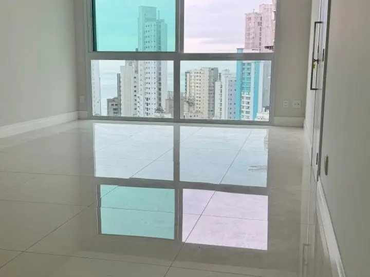 Phoenix - Apartamento com 3 Suítes à Venda no Centro de Balneário Camboriú