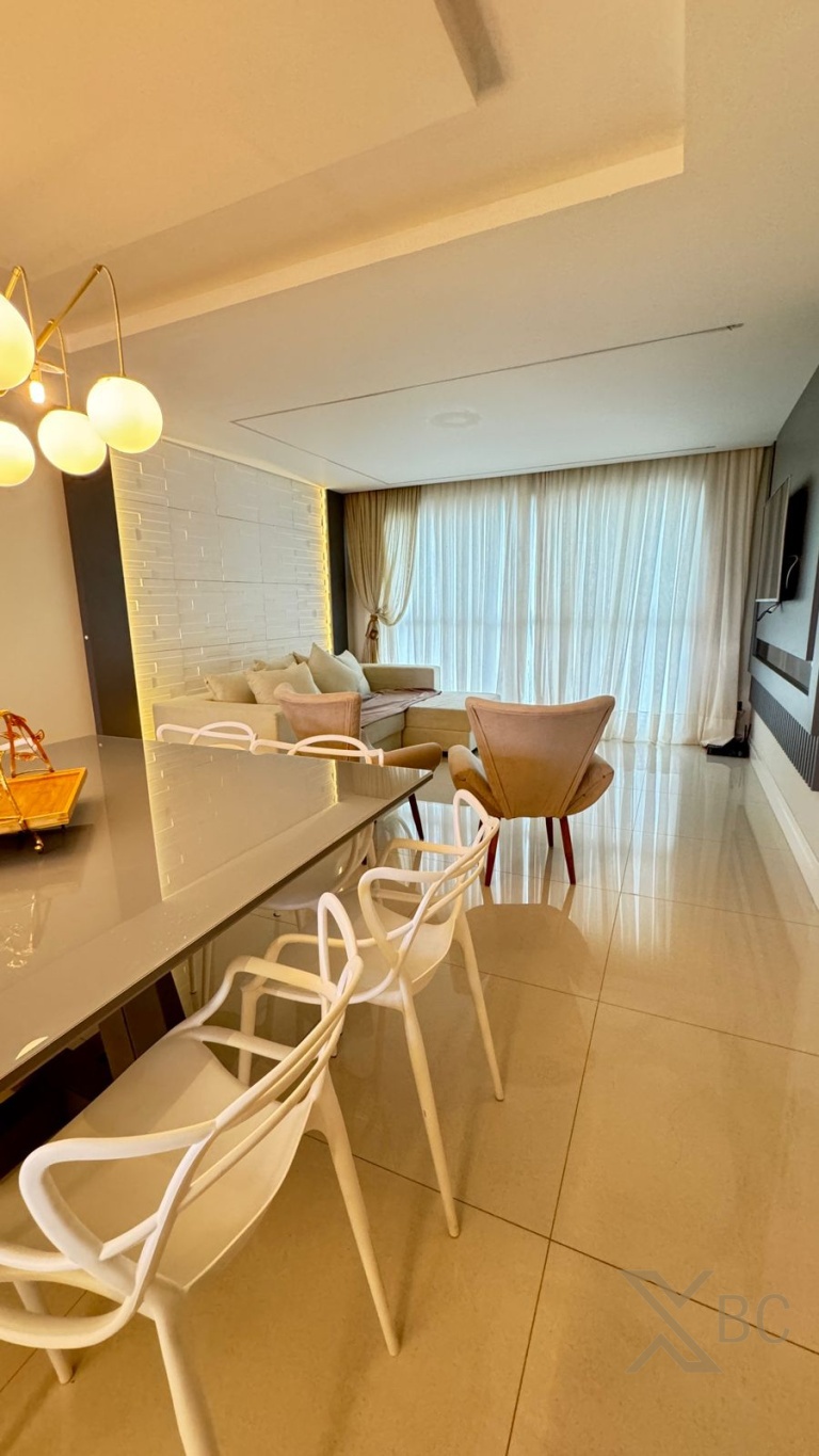 Phoenix Tower - Apartamento com 3 Suítes a 200 Metros da Praia no Centro de Balneário Camboriú