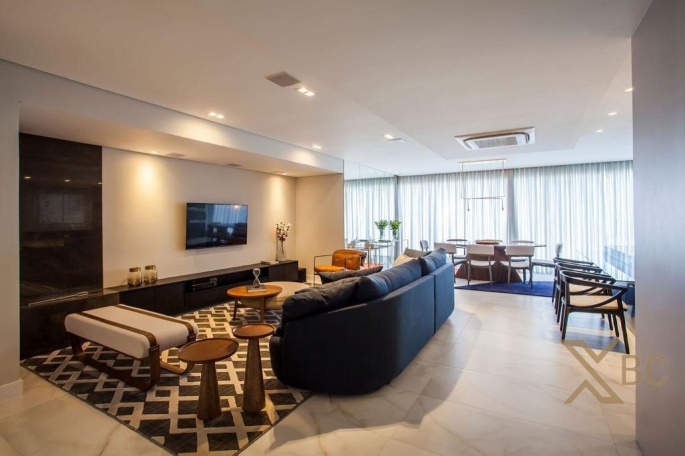 Apartamento de Luxo à Venda no Edifício Ocean Breeze - Centro de Balneário Camboriú