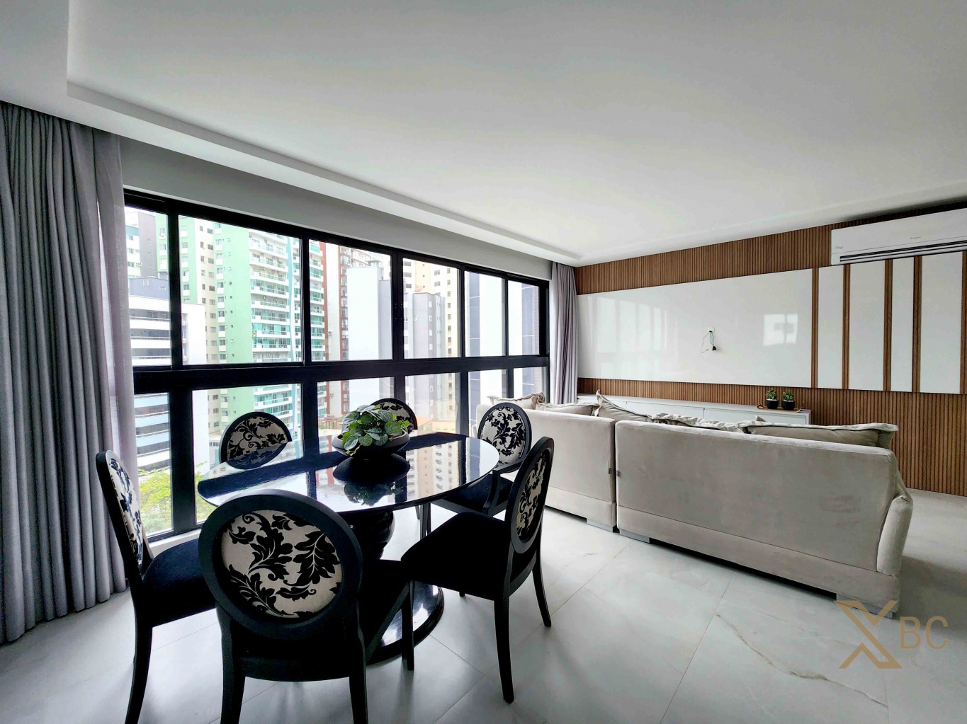Sauer Residence - Apartamento Quadra Mar com 3 Suítes à Venda no Centro de Balneário Camboriú