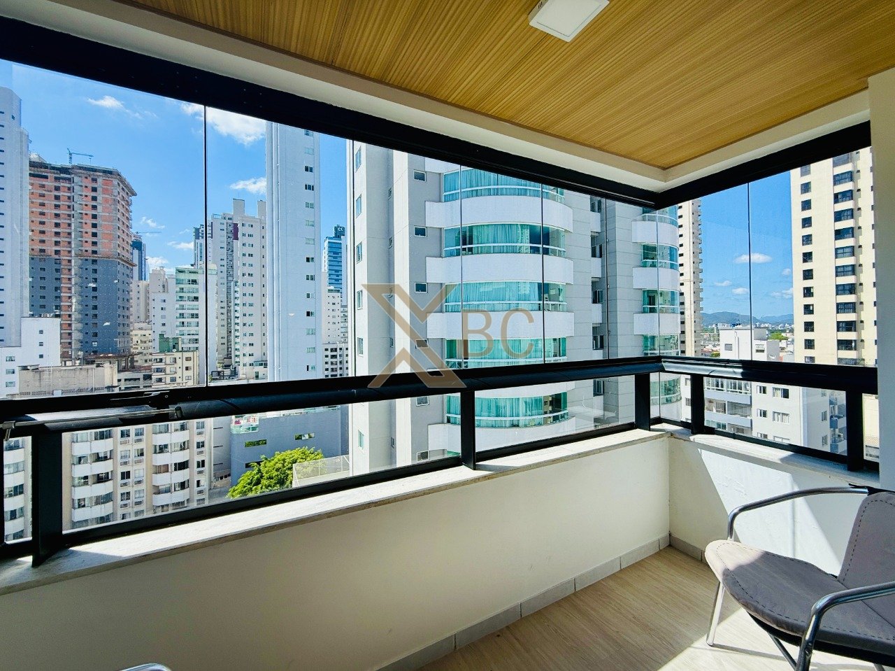 Apartamento à Venda no Edifício Recanto do Mar - Centro de Balneário Camboriú/SC