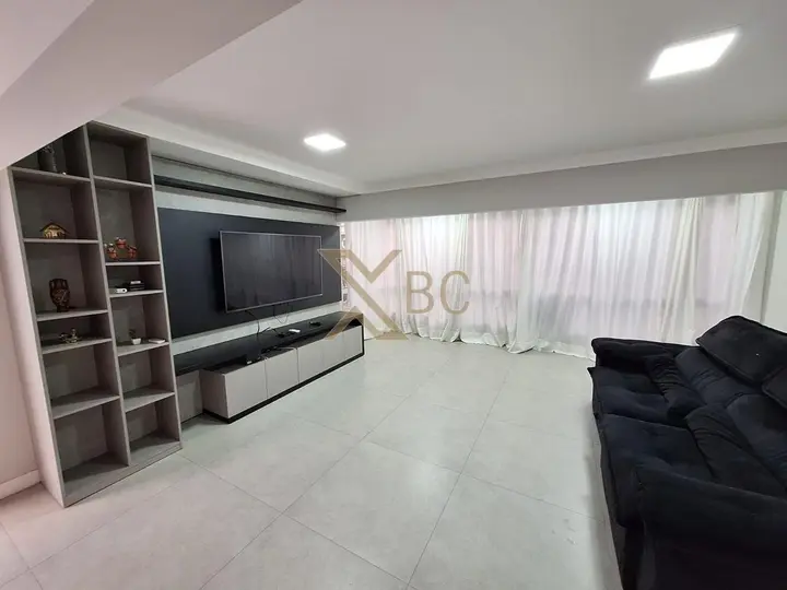 Apartamento quadra mar para alugar no Edifício Georgia - Barra Sul, Balneário Camboriú