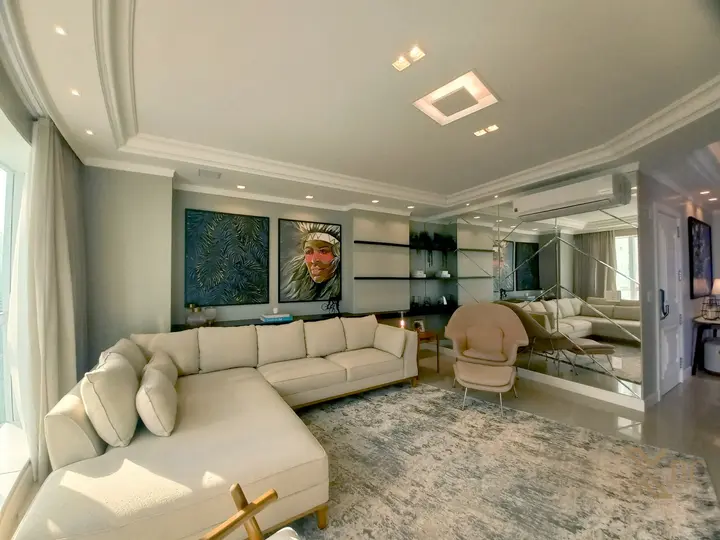 Apartamento Alto Padrão à Venda no Edifício Alexandria - Centro de Balneário Camboriú