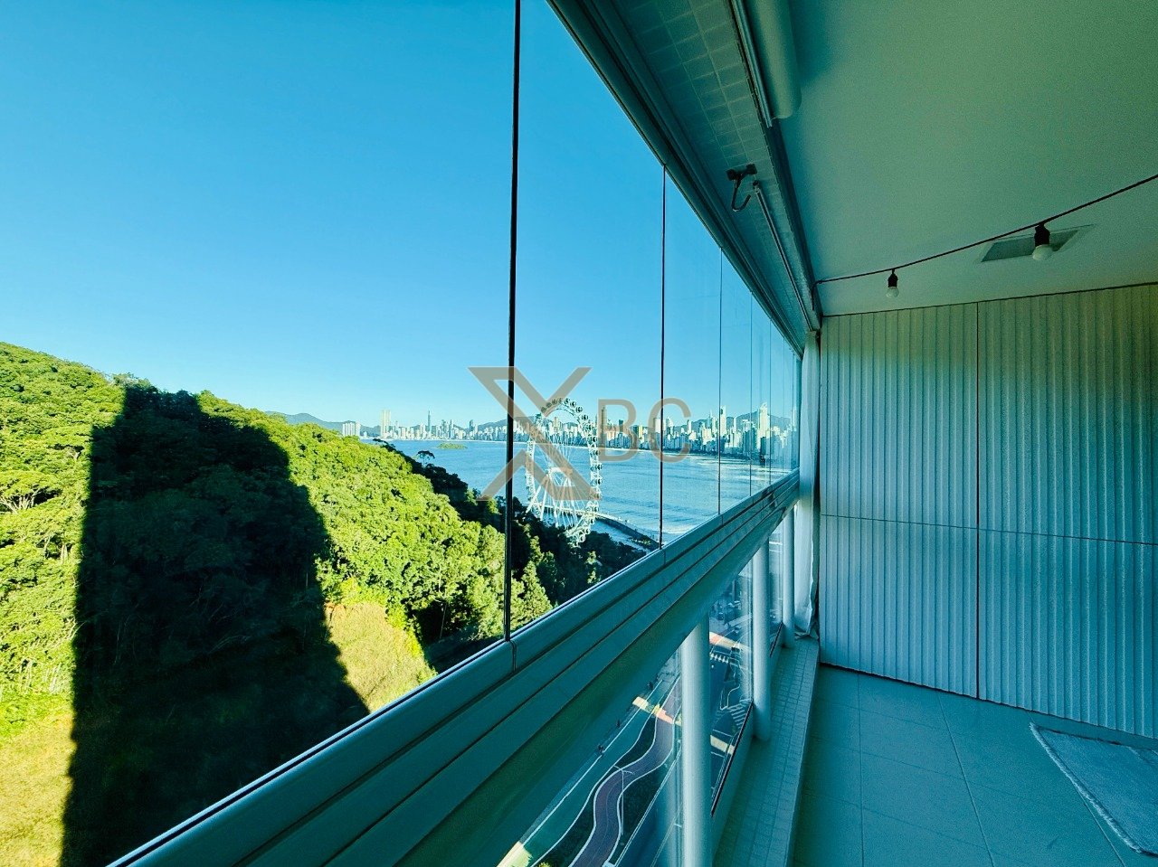 Terraços da Rainha - Apartamento com Vista para o Mar e Big Wheel em Balneário Camboriú