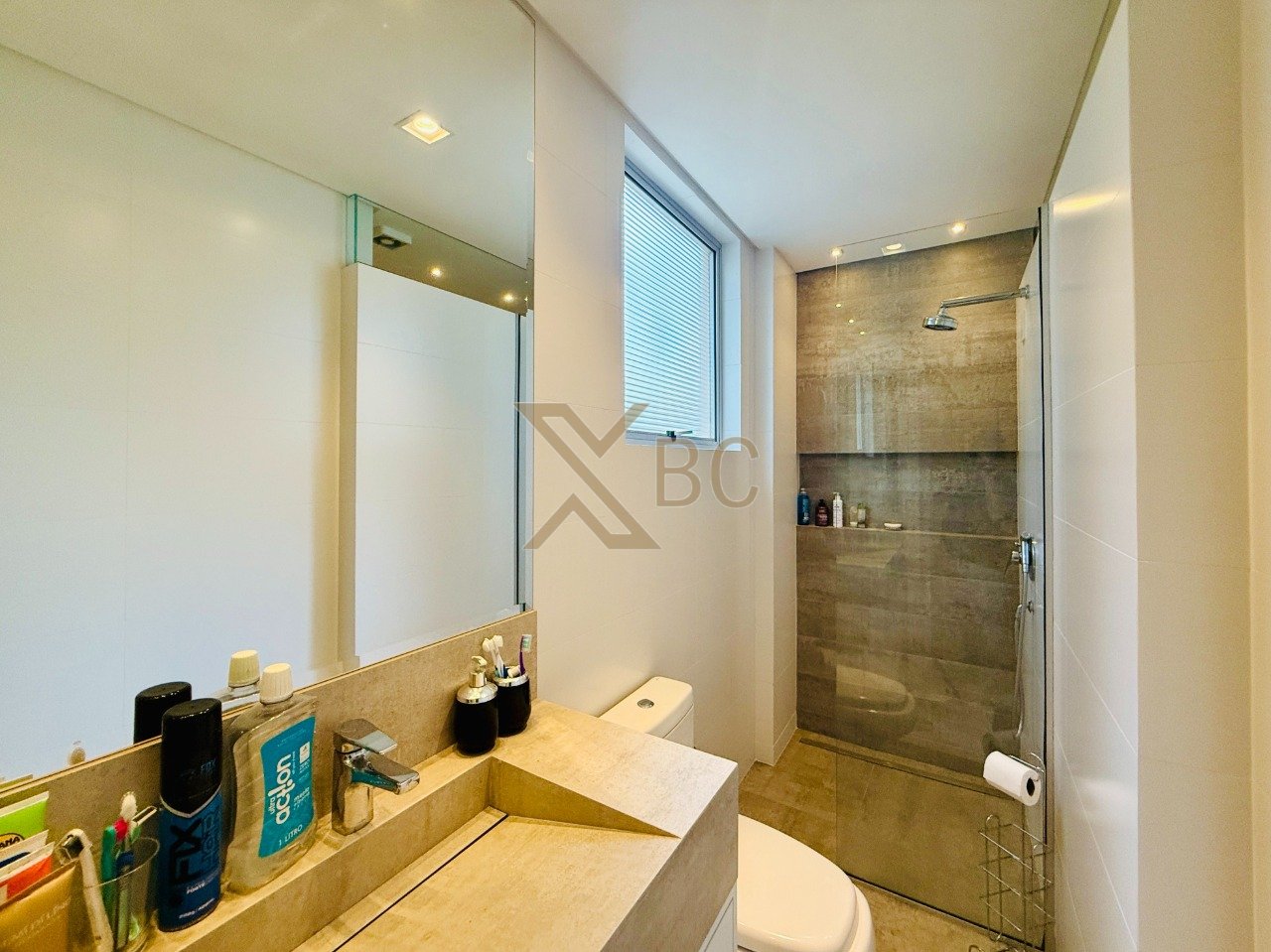 Apartamento à venda 3 suítes no Centro