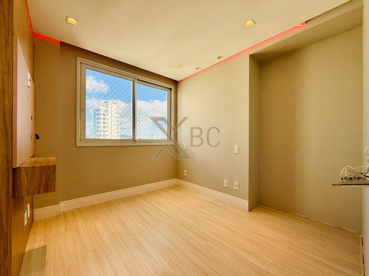 Luxuoso Apartamento na Vision Tower em Balneário