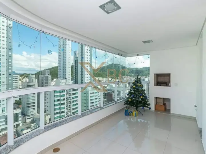 Apartamento no Edifício Dom Pablo no Centro de Balneário Camboriú