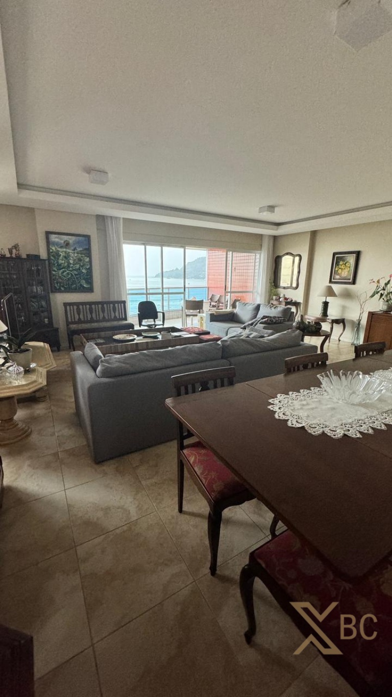 Number One - Apartamento Frente Mar com 4 Dormitórios no Centro de Balneário Camboriú