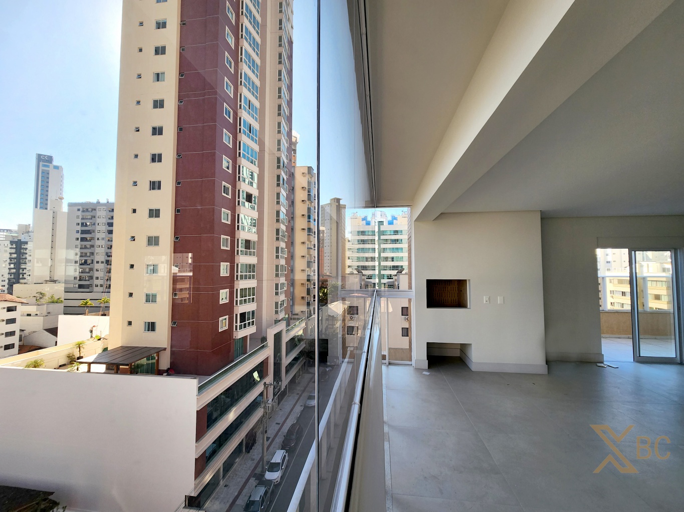 Apartamento Diferenciado no Edifício Faller com Terraço e 4 Vagas - Balneário Camboriú