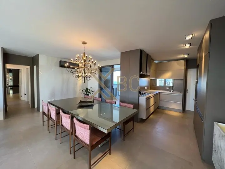 Apartamento de Alto Padrão no Privilege Residence em Balneário Camboriú - 3 Suítes, Mobiliado e Decorado na Av. Brasil