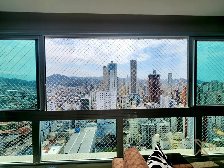 Apartamento à Venda no Edifício Puerto Velero - 4 Dormitórios, 3 Vagas e Lazer Completo no Centro de Balneário Camboriú