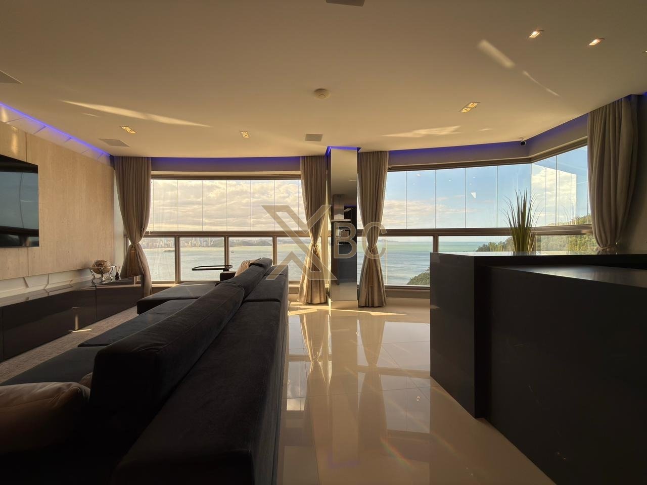 Baturité Lounge House Embraed - Apartamento frente mar com 4 suítes na Barra Sul de Balneário Camboriú
