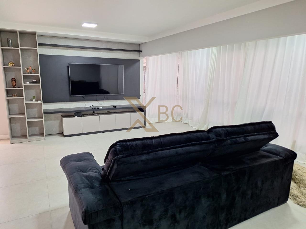 Apartamento quadra mar à venda no Edifício Georgia - Barra Sul, Balneário Camboriú