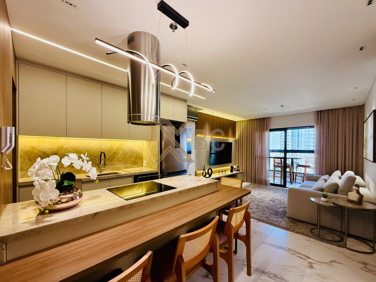 Edifício Paganini Tower - Apartamento mobiliado com 2 suítes e lazer completo no Centro de Balneário Camboriú