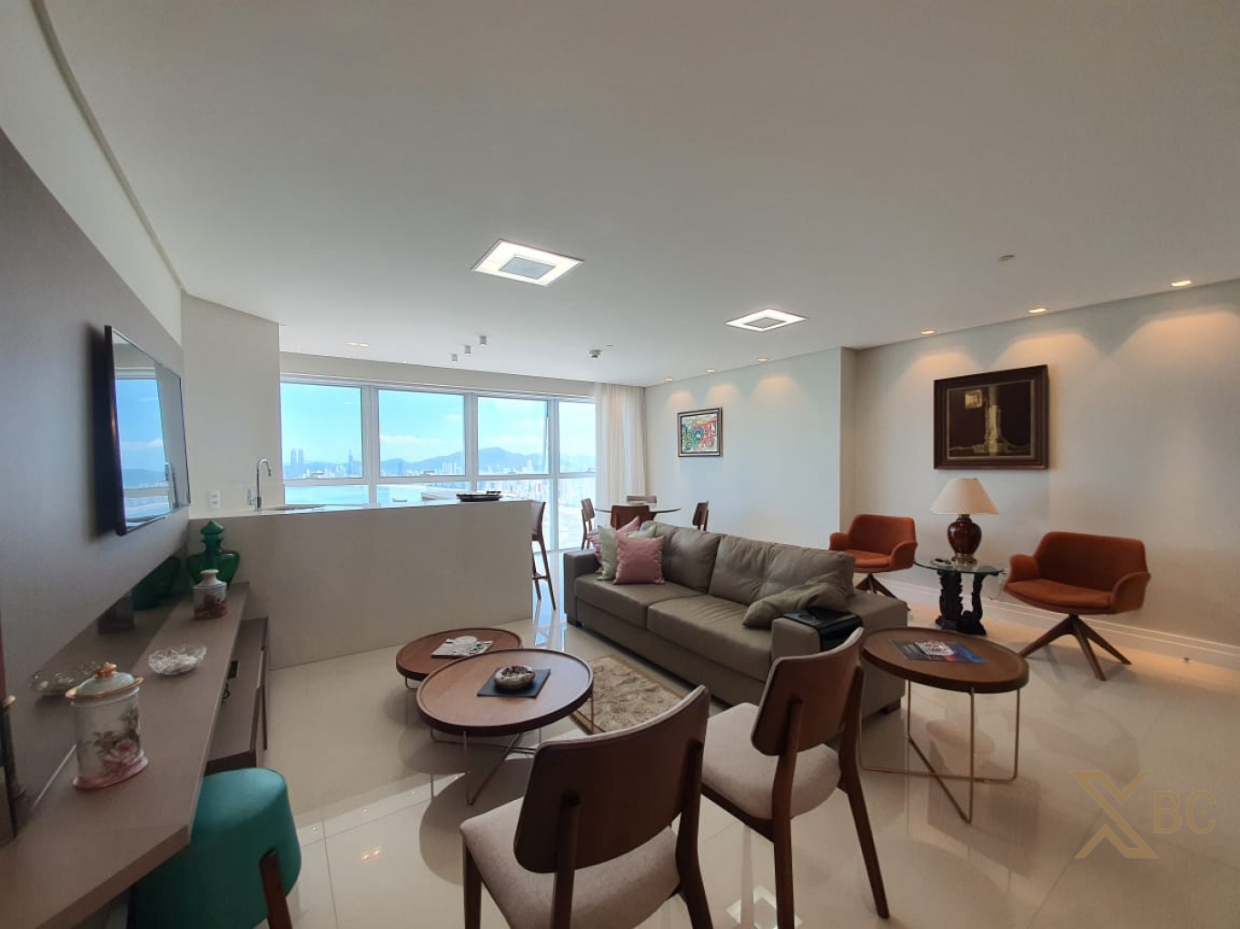 Edifício Infinity Coast - Apartamento mobiliado à venda na Barra Norte de Balneário Camboriú