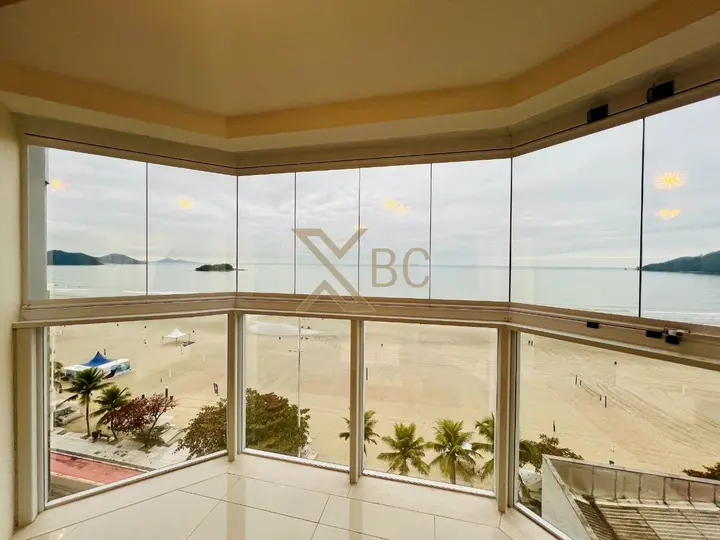Apartamento de Alto Padrão Frente Mar no Edifício Maria Luiza - Balneário Camboriú