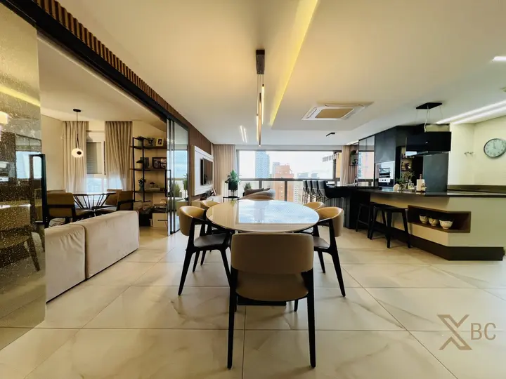 Ocean Breeze - Apartamento com Vista Mar à Venda no Centro de Balneário Camboriú