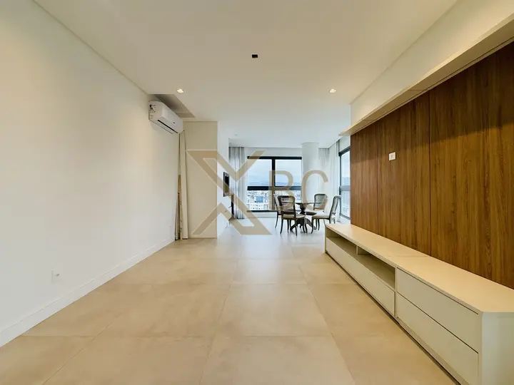 Home Square - Apartamento à venda 4 dormitórios no Centro