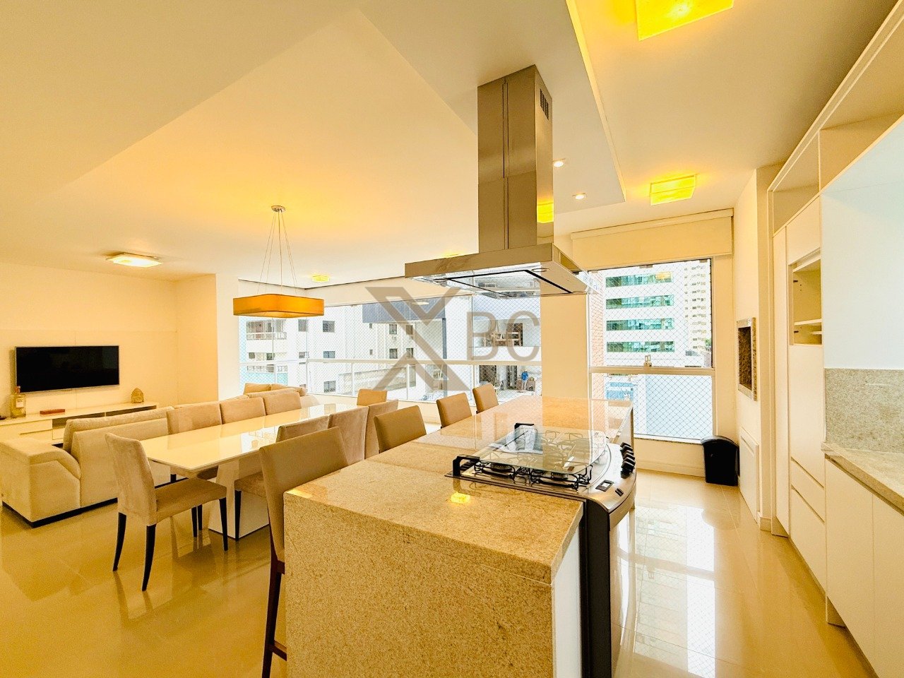 Apartamento no Centro de Balneário Camboriú para locação anual