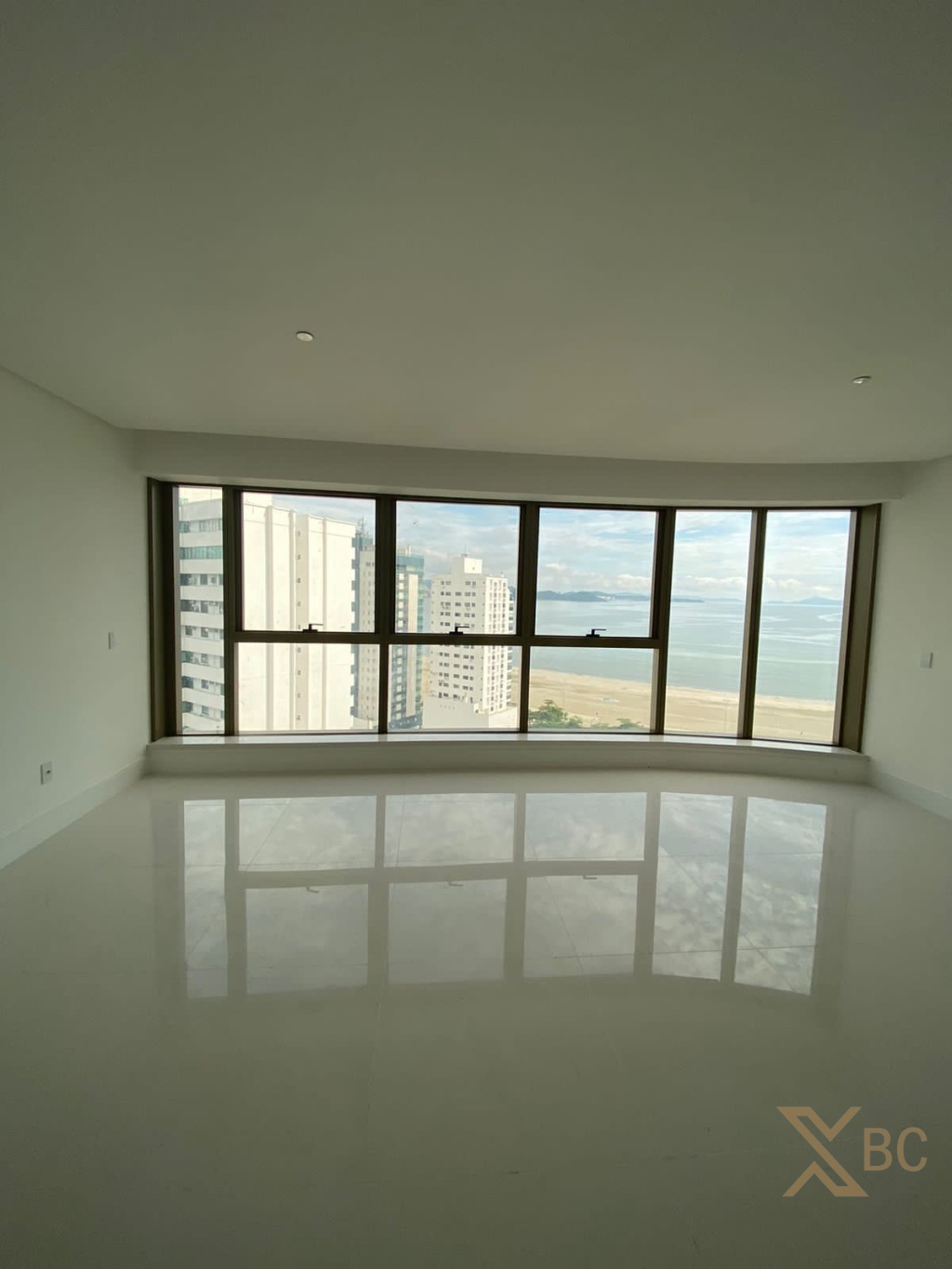 Apartamento à Venda no Yachthouse Balneário Camboriú | 4 Suítes | Barra Sul | Alto Padrão