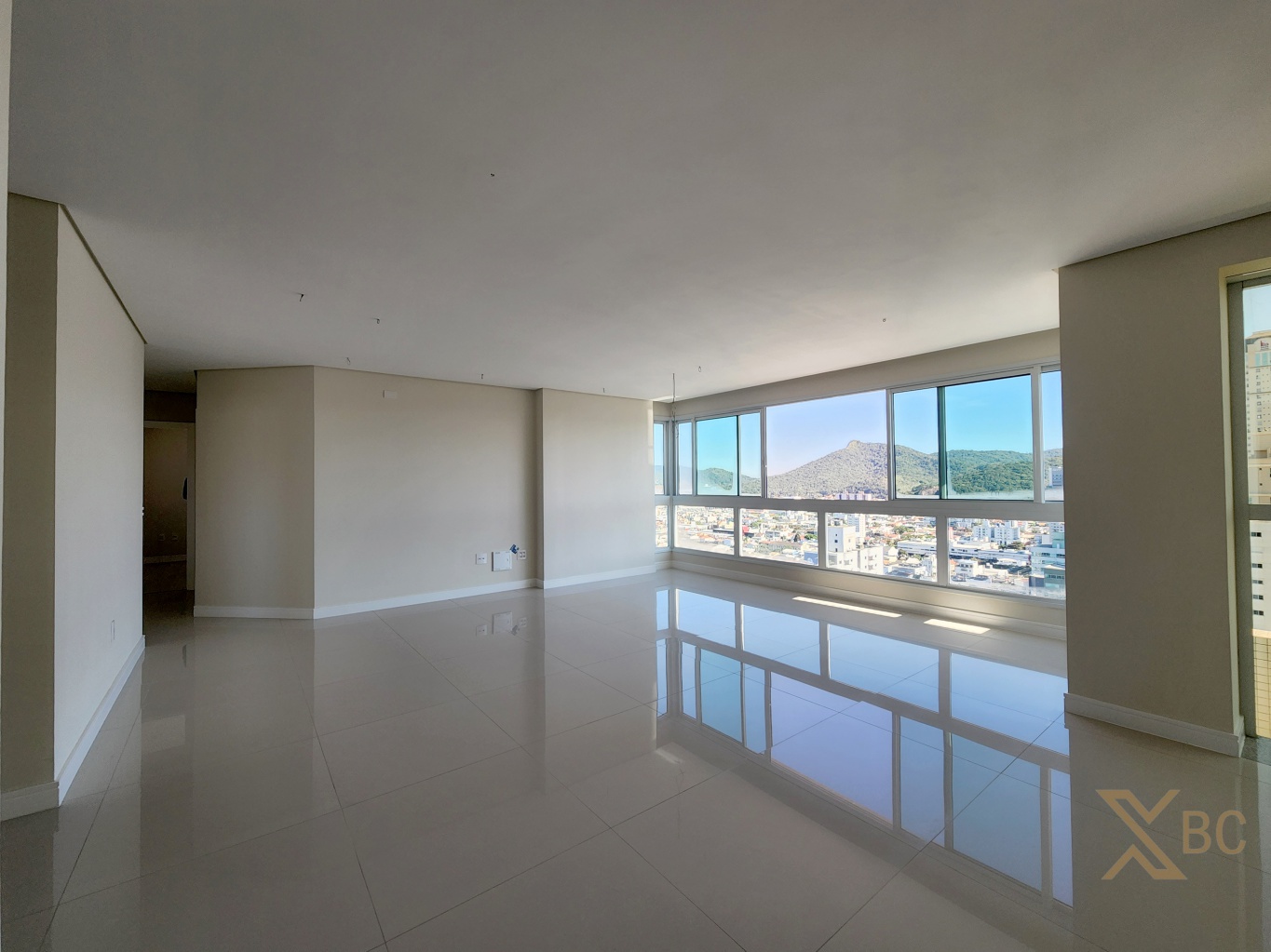 Edifício Puerto Velero - Centro | Apartamento à Venda com 4 Dormitórios e 3 Vagas em Balneário Camboriú