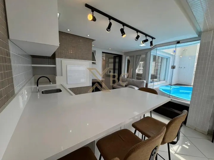 Cobertura Duplex no Edifício Baía dos Golfinhos - Exclusividade e sofisticação no Centro de Balneário Camboriú