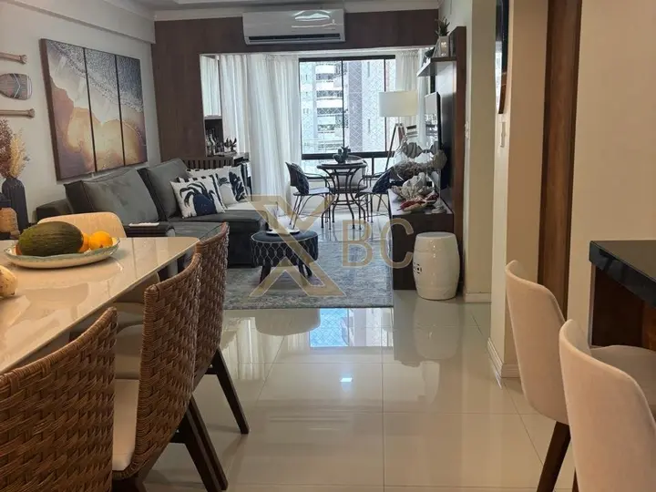 Apartamento à venda no Edifício Interlagos no Centro de Balneário Camboriú