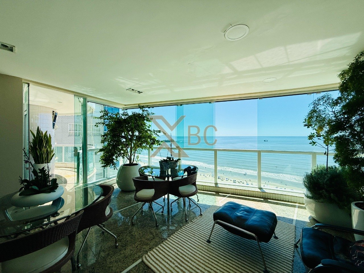 Edifício Saint Antoine - Apartamento de luxo com 4 suítes e 4 vagas no Centro de Balneário Camboriú