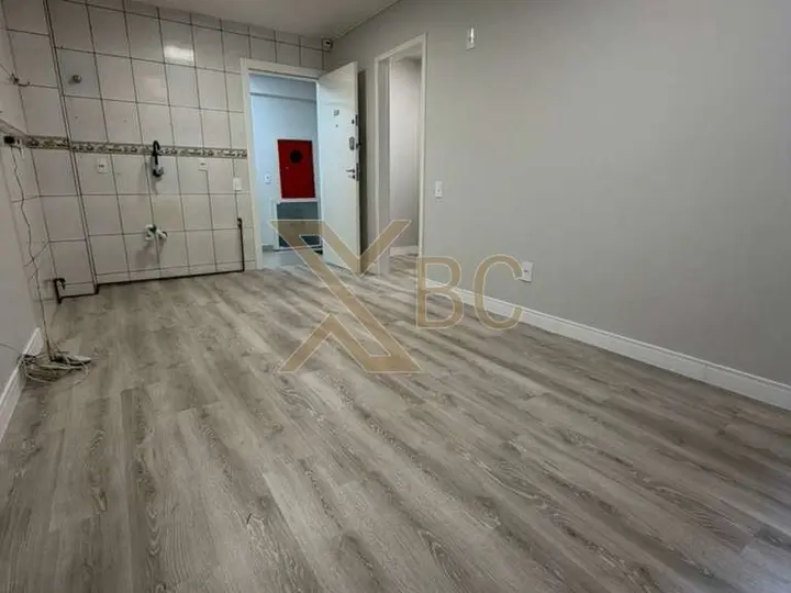 Apartamento à venda no Edifício Via Veneto - Centro de Balneário Camboriú