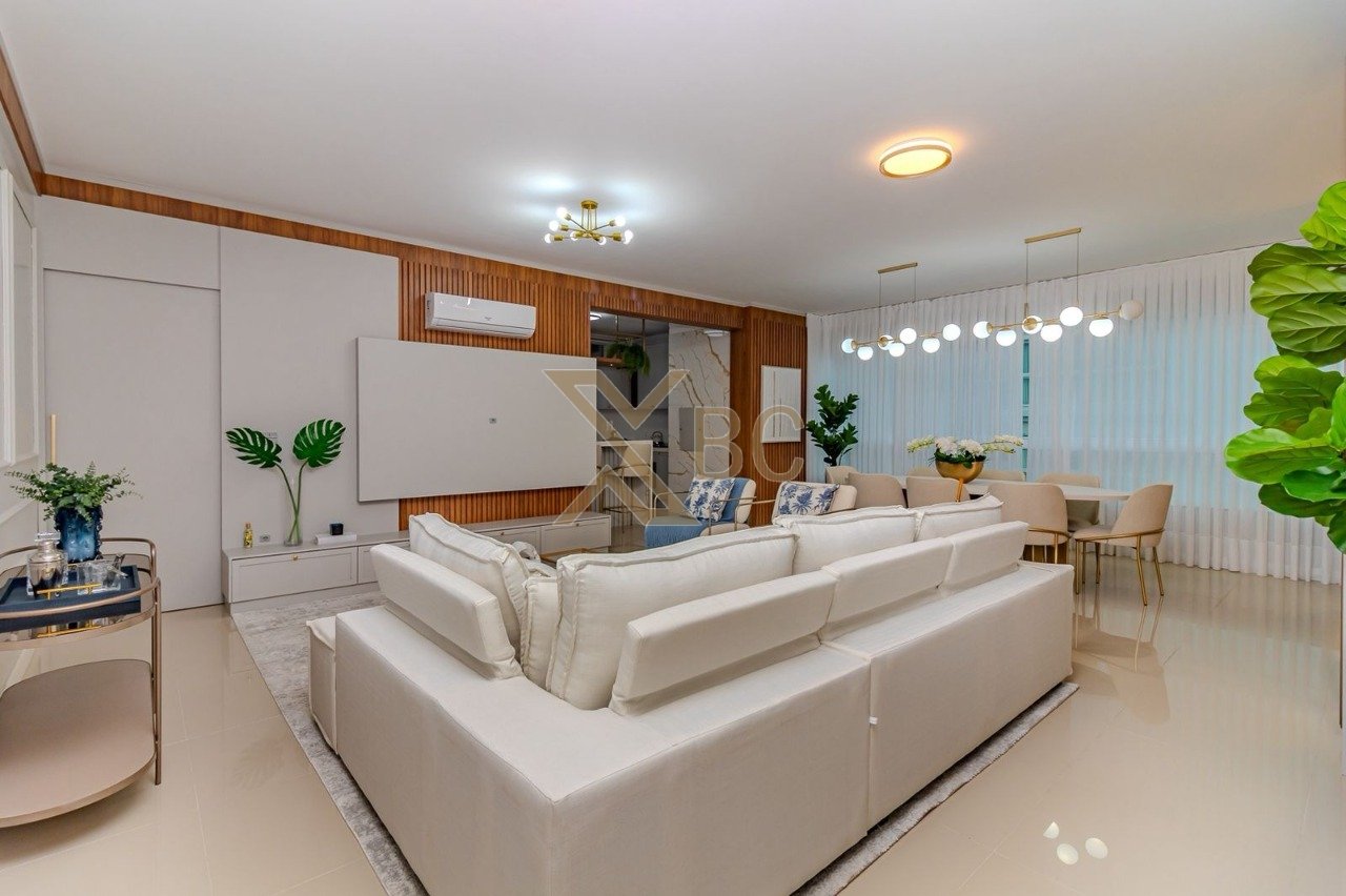 Edifício Rovere Della Luna - Apartamento com 1 suíte + 2 demi-suítes, mobiliado e decorado no Centro de Balneário Camboriú