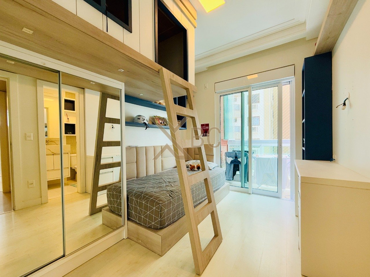 Apartamento à Venda no Centro de Balneário Camboriú - 143 m², 3 Suítes e Lazer Completo - padrao Embraed