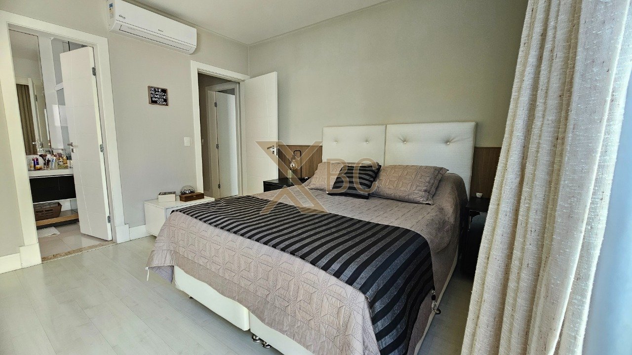 Apartamento Mobiliado à Venda no Château de Versailles - Centro de Balneário Camboriú