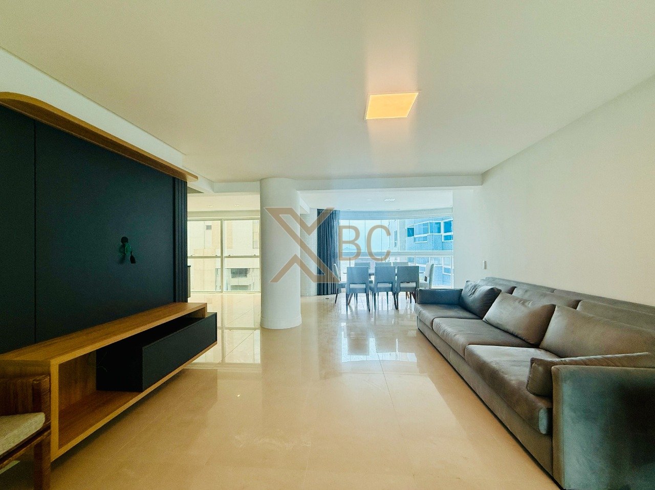 Apartamento vista mar à 50m da praia, no Edifício Villa Splendore em Balneário Camboriú!