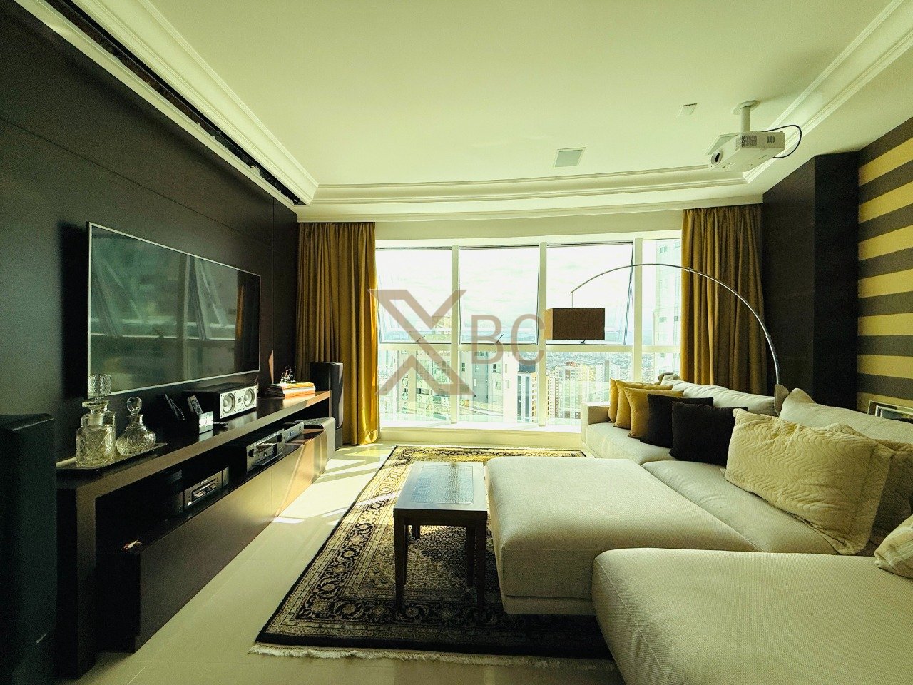 Apartamento Padrão Embraed à Venda na Avenida Brasil | Edifício Alexandria no Centro de Balneário Camboriú