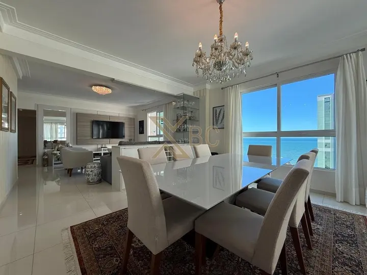 Central Tower - Apartamento com vista para o mar em Meia Praia, Itapema