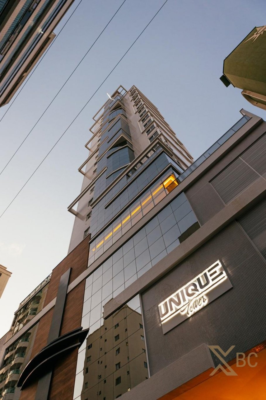 Unique Tower - Centro | Apartamento Mobiliado com 3 Suítes e Vista Mar em Balneário Camboriú