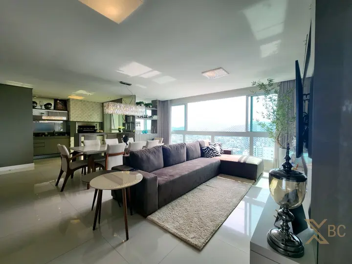 Apartamento à Venda no Edifício Puerto Velero - 4 Dormitórios, 3 Vagas e Lazer Completo no Centro de Balneário Camboriú